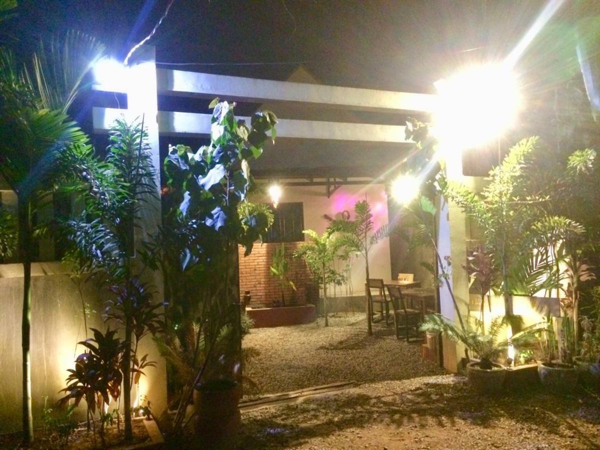 Happy Hippies Hostel Siem Reap Esterno foto